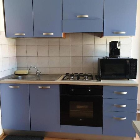 Apartments Berto - 500M To The Beach روفينج المظهر الخارجي الصورة