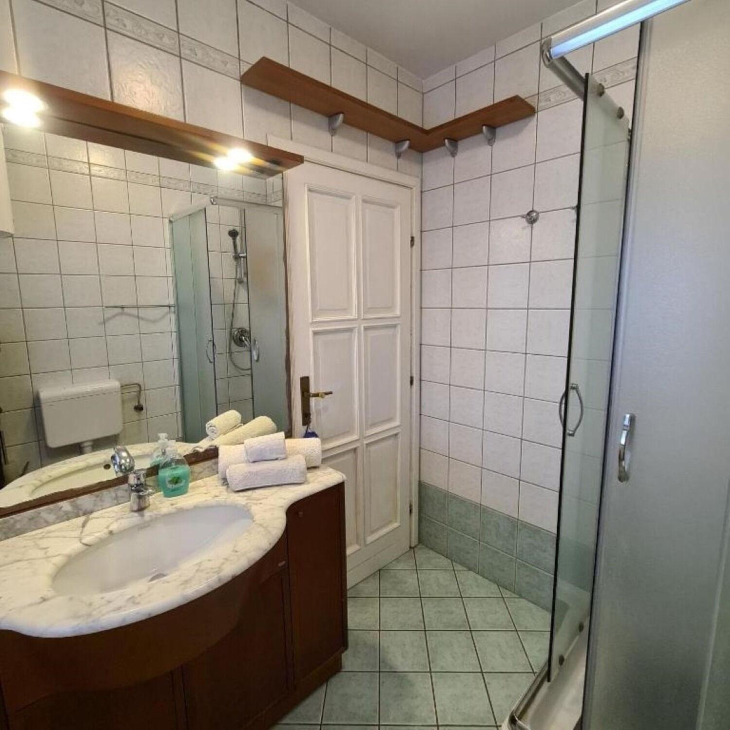Apartments Berto - 500M To The Beach روفينج المظهر الخارجي الصورة