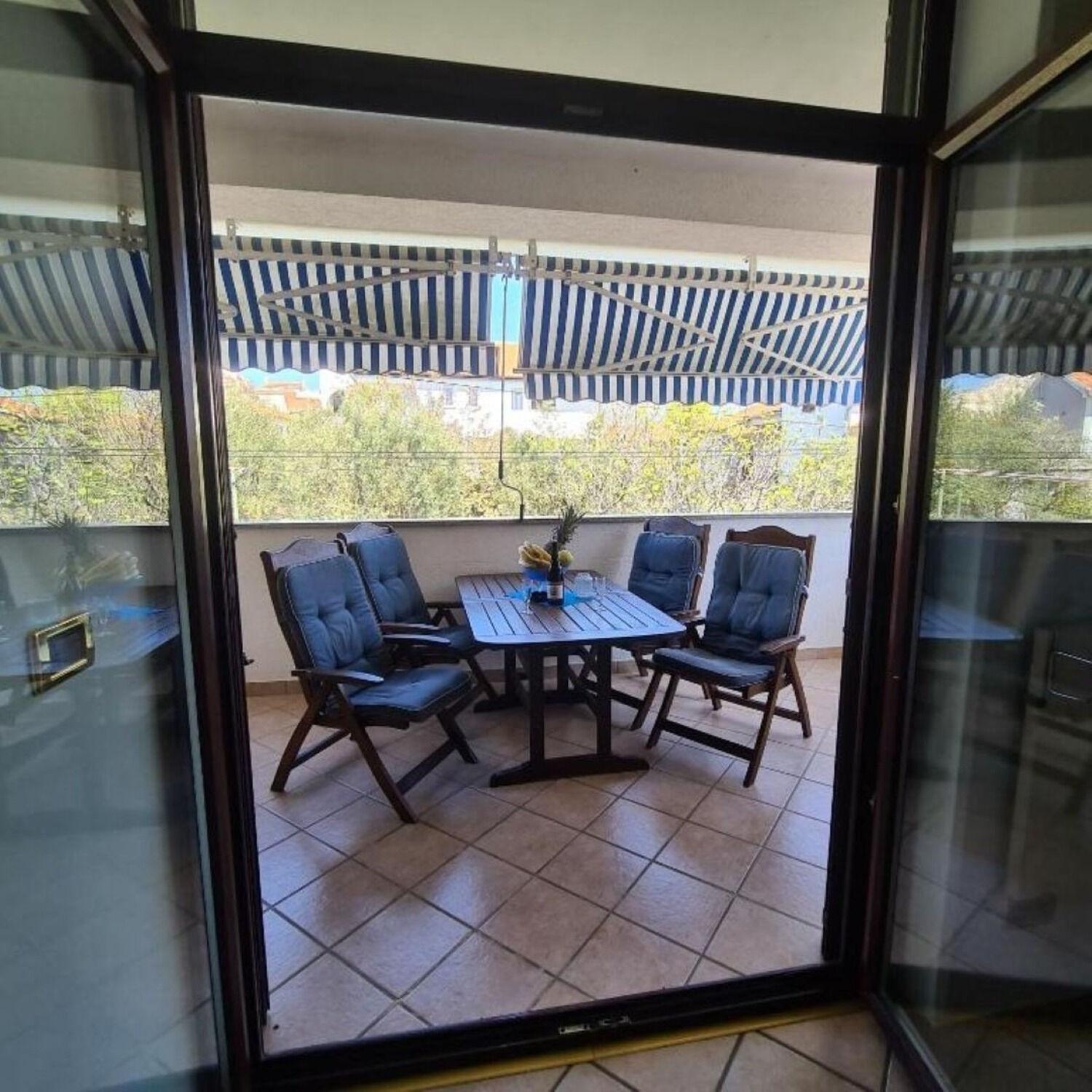 Apartments Berto - 500M To The Beach روفينج المظهر الخارجي الصورة