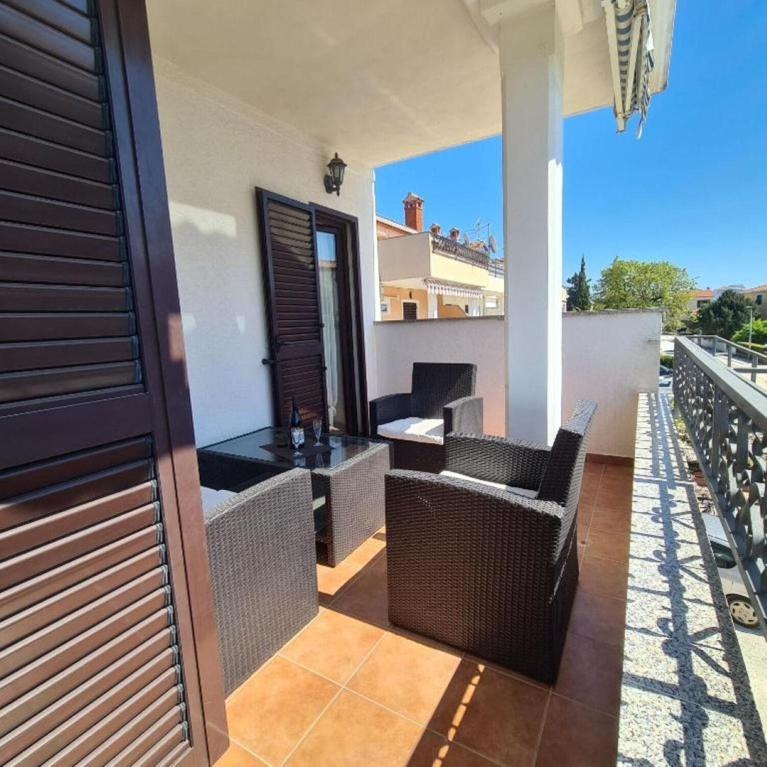 Apartments Berto - 500M To The Beach روفينج المظهر الخارجي الصورة