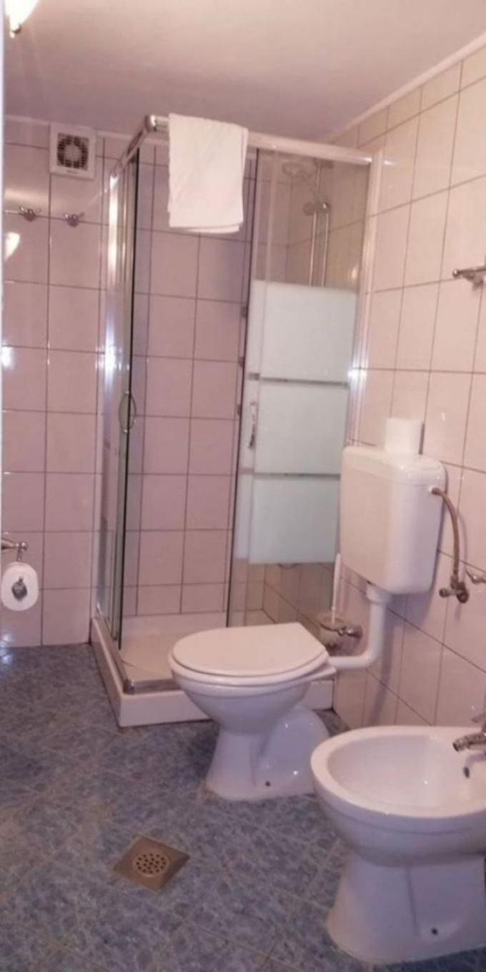 Apartments Berto - 500M To The Beach روفينج المظهر الخارجي الصورة