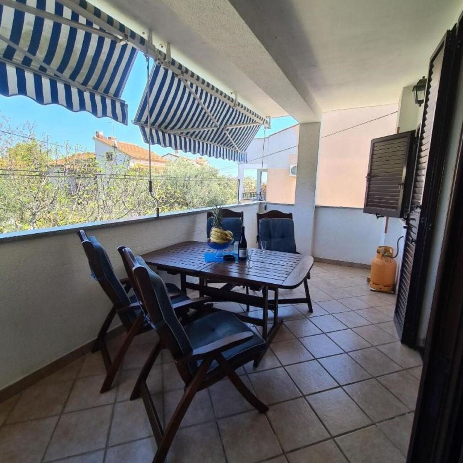 Apartments Berto - 500M To The Beach روفينج المظهر الخارجي الصورة