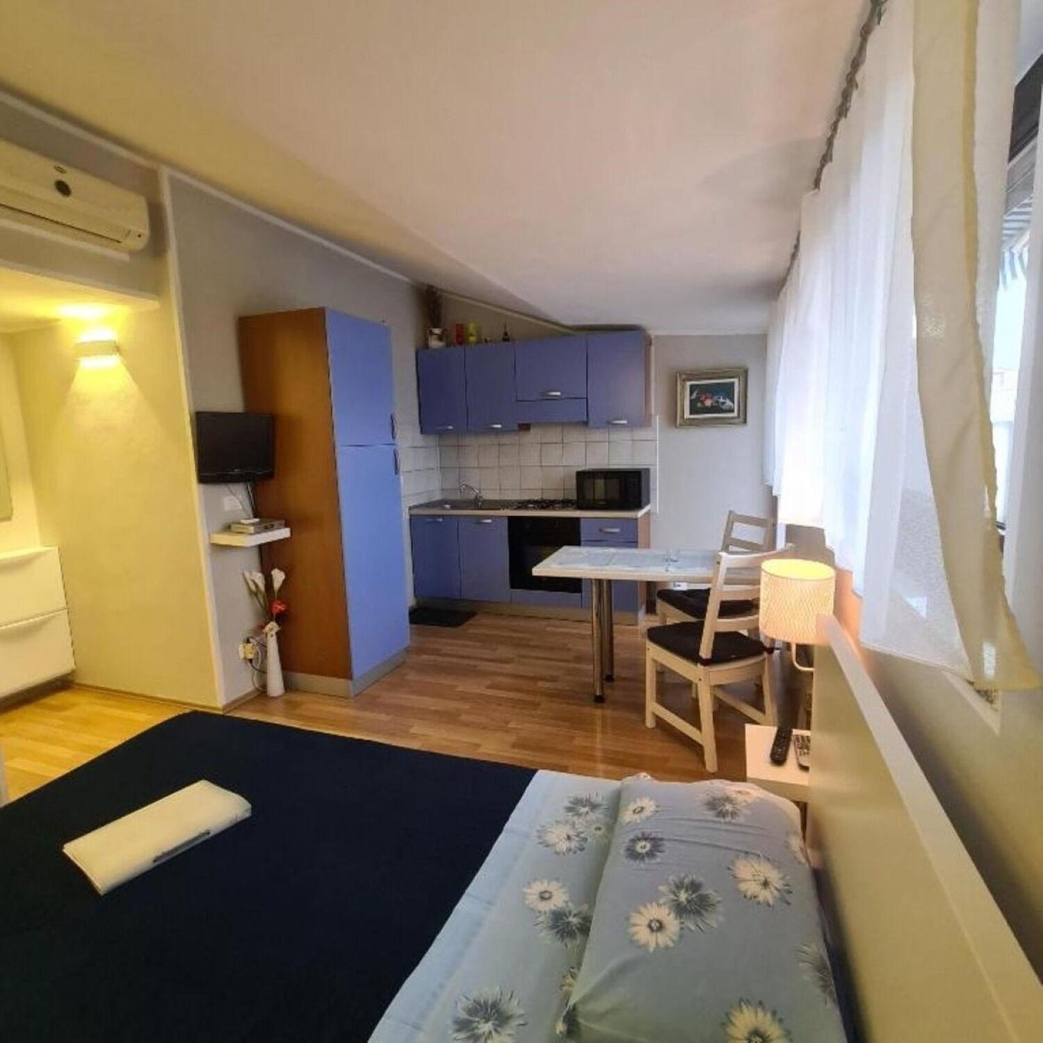 Apartments Berto - 500M To The Beach روفينج المظهر الخارجي الصورة